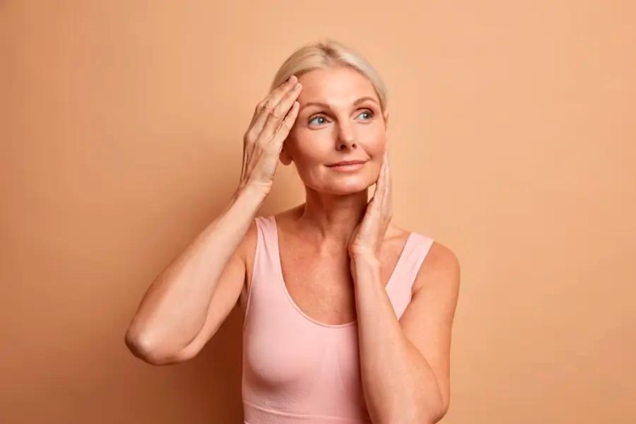 ¿Cómo debemos cuidar nuestra piel ante la menopausia?